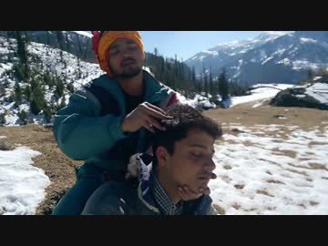 雪山でインド式ヘッドマッサージ