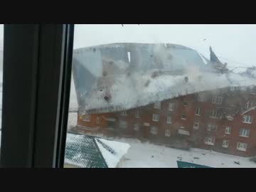 [おそロシア]強風によって団地の屋根が吹き飛ぶ！