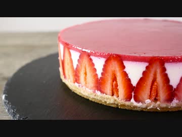 苺のレアチーズケーキ