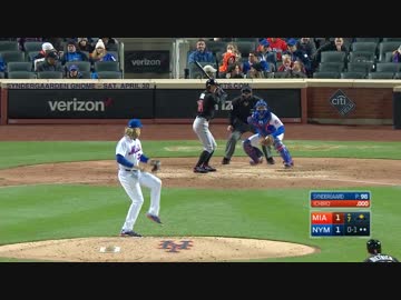 イチロー、今シーズン初ヒットを放つ