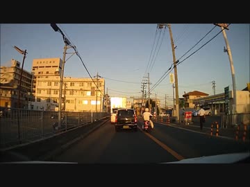 DQN軽四 VS おっさんバイク 何がしたいんだよこのDQNはw