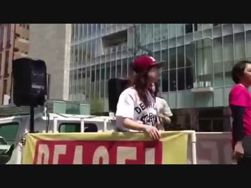 SEALDsほなみさん、デモにて見事なお歌を披露する