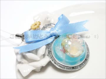 【UVレジン】水面に揺らぐ花時計ストラップ作ってみた