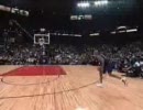 現NBA最高のダンカーであろうと思われるヴィンスのダンク集。