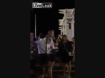 フランス トラックが突っ込んでくる瞬間