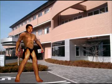 障害者19人に暴行を加える先輩