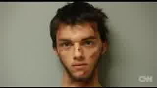 逮捕され護送されていた容疑者がパトカーの事故で車外へ吹っ飛ぶ瞬間w