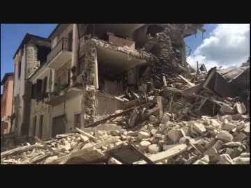 【イタリア】震源地に近い町の惨状（+ドローン＆ヘリ空撮）【大地震】