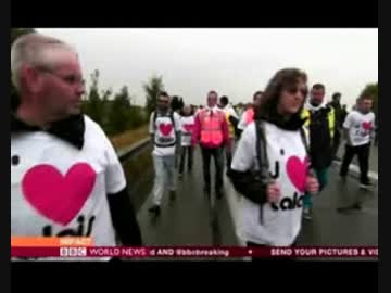 無謀移民に怒ったCalaisの住民やトラックドライバーが移民出てけとデモ！