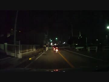 警察が警察の信号無視を見逃す瞬間ｗｗｗ身内に甘すぎぃ・・・・・