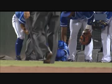 骨折している梶谷が執念のダイビングキャッチ