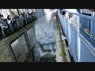 【注意】 津波1mの破壊力が撮影された動画が衝撃的！