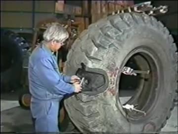 大型タイヤのパンク修理手順（バイアスタイヤ）