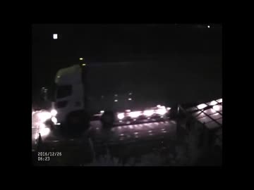 aiueo700、旧正月を爆竹で盛大に祝う