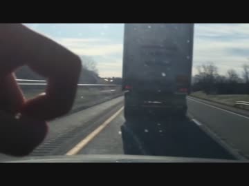 遅い車を走行車線に追い出す方法 【日本語字幕】