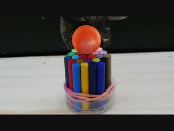 1000度の鉄球 VS クレヨン