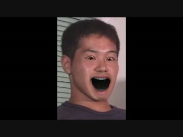 画面の外に出てこようとする先輩