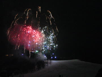 スキー場の花火　小樽天狗山雪明りの路