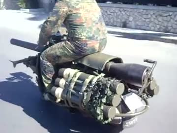 無反動砲を積んだスクーター　ベスパ150TAP