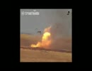［シリア］走行中対戦車ミサイル攻撃を受けるT-72戦車［戦車］