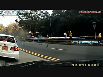 【危機一髪】シビックタイプR 事故 二連発（香港）