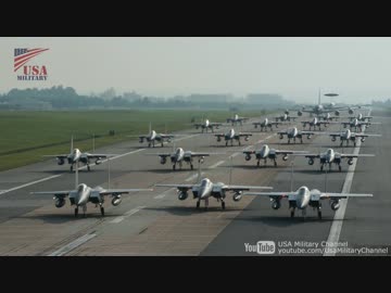 米･嘉手納基地警戒レベルMAXで完全武装の戦闘機を滑走路上に並べる演習