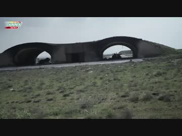 巡航ミサイル攻撃を受けたシリアのシャイラト空軍基地