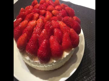 モテないからいちごのレアチーズケーキつくってみた