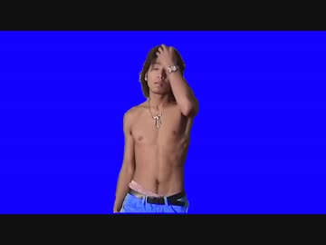 立ちながら頭をポンポンするSIYBB