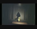 小さな女の子がこわ～い船でかくれんぼ。終