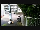横柄な態度で配信中のQ-CHAN牧師に接近する愛王