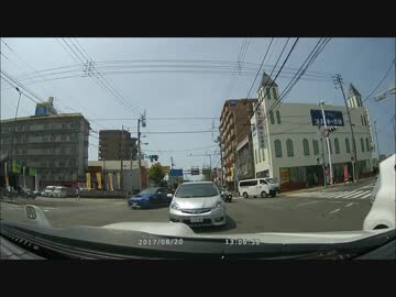 【ドラレコ】右折車の眼前に停車してブロックする老害