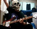 ただのしかばねが「Lost my music」のベースを弾いたようだ