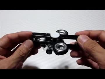 走るハンドスピナー：running handspinner