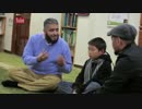 日本のイスラム教徒の子供はコーランの美しい声を読み込み Kid Reading Quran