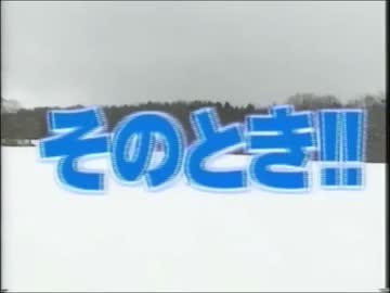 雪玉を投げるスタッフスタッフ