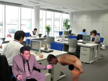 会社に遅刻する先輩