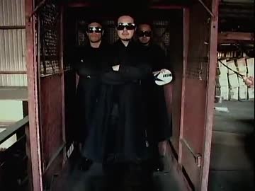 地　獄　の　黙　示　録