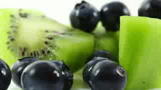 Kiwi Fruit and Blueberries＠保坂悠仁