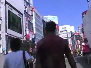 ~( ^ω^)ノ結構すぐ脱げるんだね