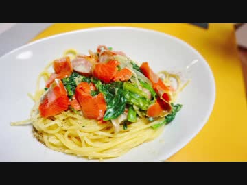 おうちで作るスモークサーモンとほうれん草のクリームパスタ