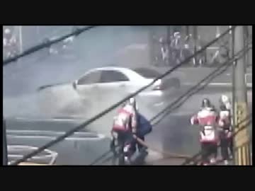 ベンツ炎上？