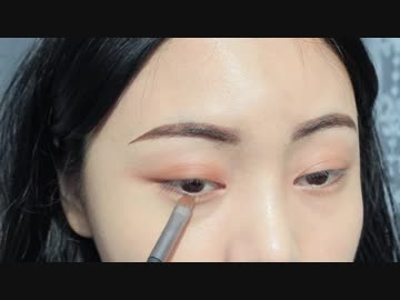 韓国人女性の化粧動画