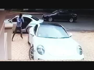 ポルシェ911　盗難強盗　【南アフリカ】
