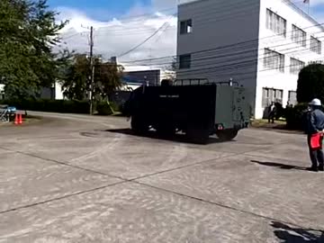 【軽量戦闘車両システム】超信地旋回する装輪装甲車