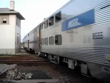 アメリカの旅客列車平面交差 イリノイ州ジョリエット２