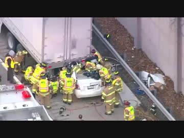 マンハッタン周辺を取材、女性ドライバーが酷い追突事故-閲覧注意(米11/15)