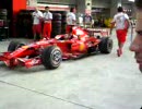 ２００７Ｆ１ＧＰ予選開始前フェラーリタイヤ交換練習風景