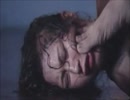 男に顔を踏みつけられる女