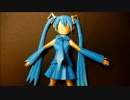 切り折り紙で初音ミクを作ってみた